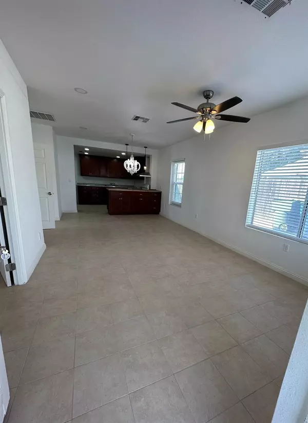 Pinedale, CA 93650,107 W Beechwood AVE