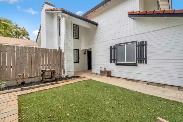 Fresno, CA 93720,1165 E El Paso AVE