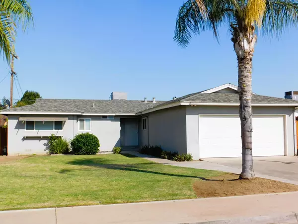 1045 Oxford, Clovis, CA 93612