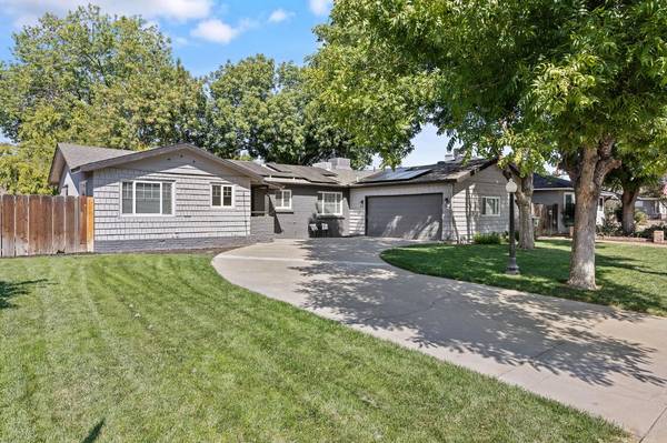 2424 W Fairview CT, Visalia, CA 93277