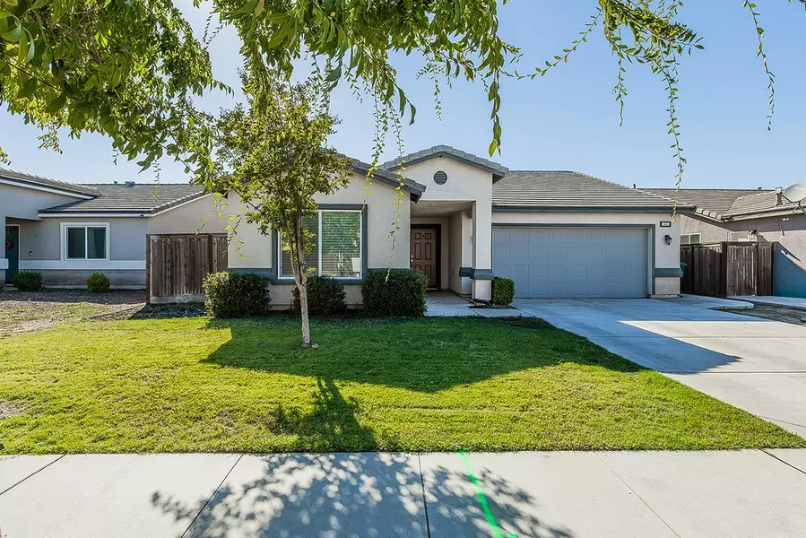 907 Harriett AVE, Sanger, CA 93657