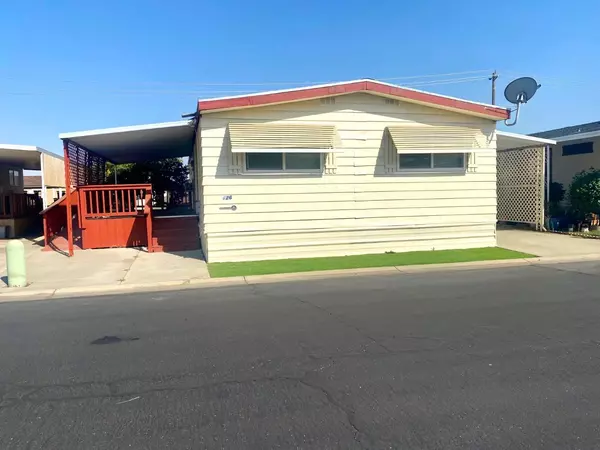 1218 E Cleveland #126, Madera, CA 93638