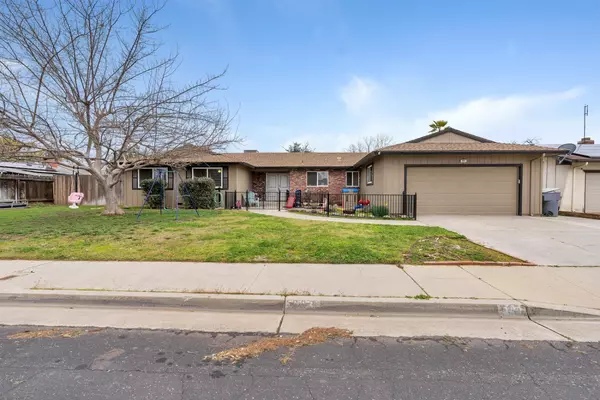 Clovis, CA 93611,983 Ezie AVE