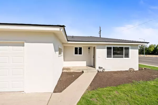 Clovis, CA 93612,801 W Santa Ana AVE