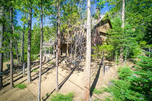 15 Rock Haven, Shaver Lake, CA 93664