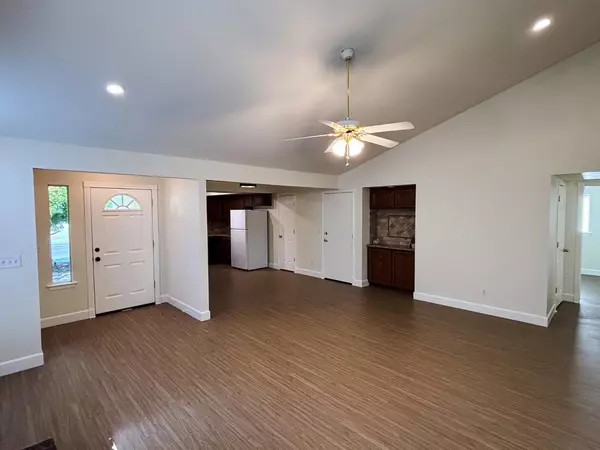 Fresno, CA 93720,9598 N Sharon AVE