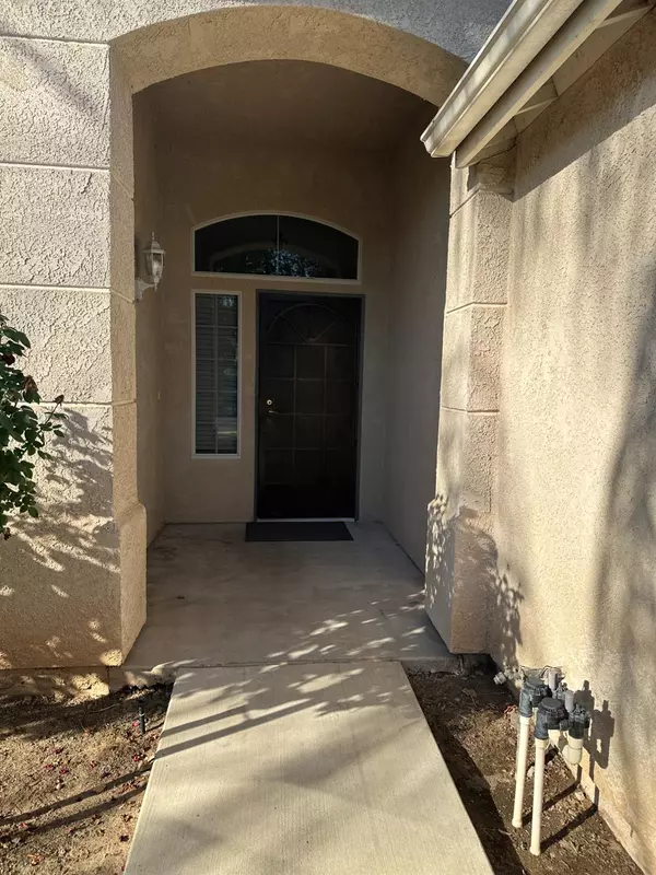 Fresno, CA 93720,1590 E Waterford AVE