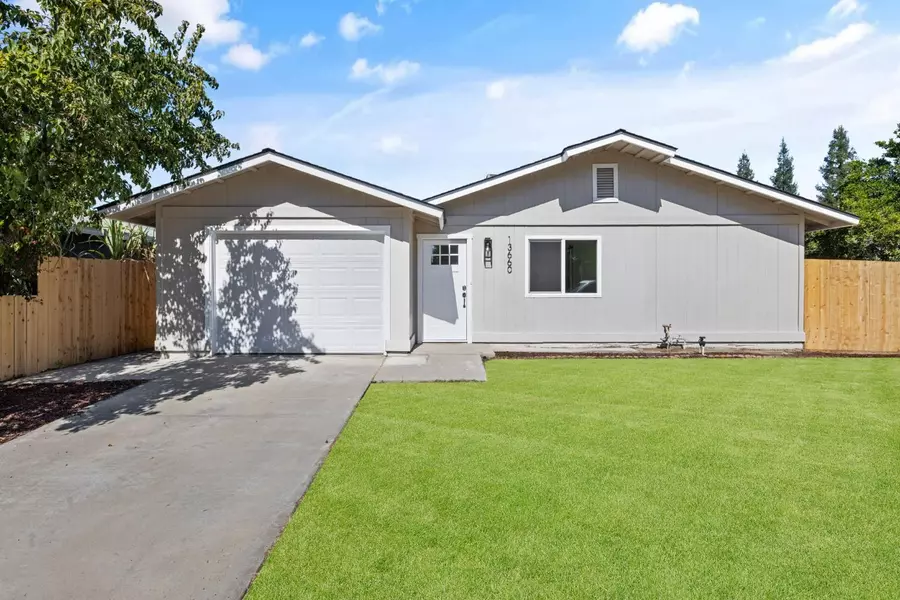 13660 E 3rd ST, Parlier, CA 93648