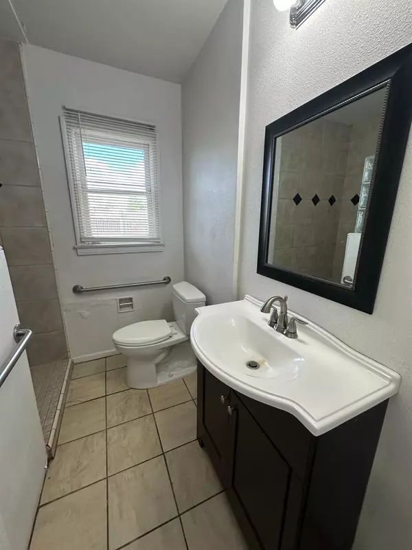 Fresno, CA 93705,626 W Vassar AVE