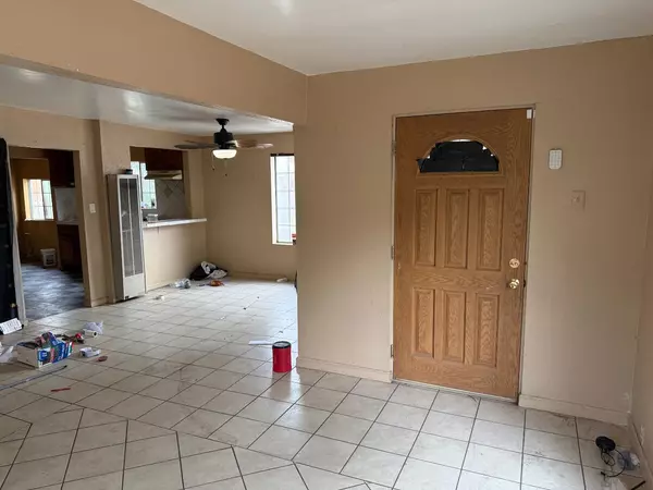 Fresno, CA 93702,623 S Whitney AVE