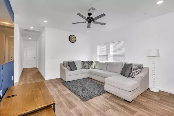 Madera, CA 93636,1020 Wayfarer LN