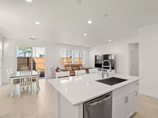 Madera, CA 93636,781 Elizabeth AVE