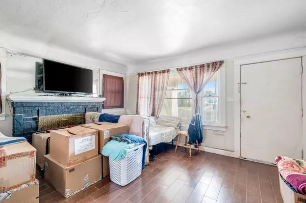 Fresno, CA 93702,4685 E Tulare AVE