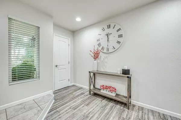 Clovis, CA 93612,1091 Sierra AVE