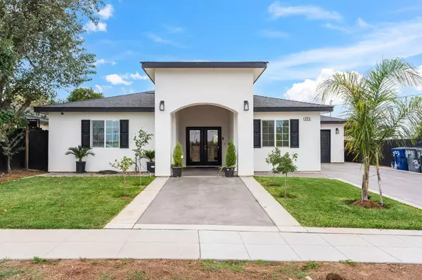 325 W Lorena AVE, Fresno, CA 93706