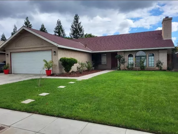 1490 Fir AVE, Clovis, CA 93611