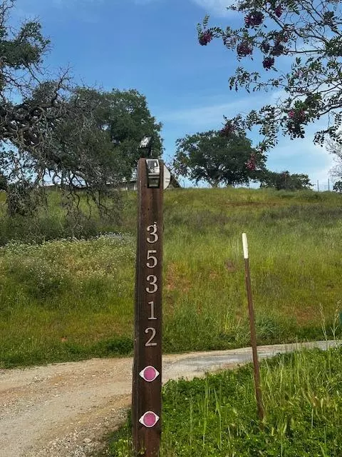 Yokuts Valley, CA 93675,35312 George Smith RD