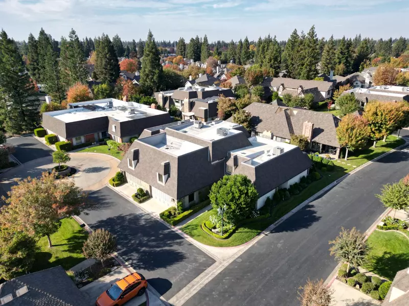 2964 W Canterbury CT, Fresno, CA 93711