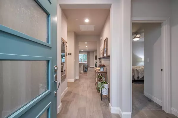 Clovis, CA 93619,2121 Descanso AVE