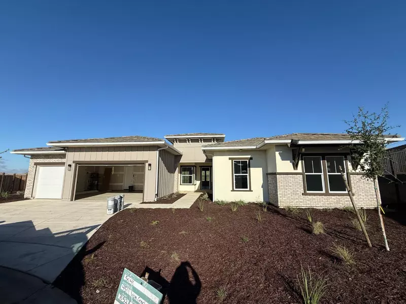 4511 Iron Creek CT, Friant, CA 93626