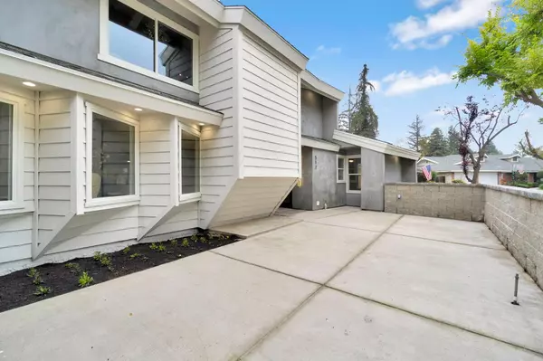 Fresno, CA 93720,512 E Kelso AVE