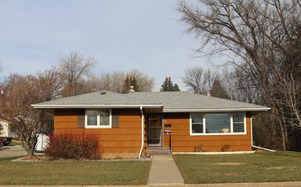 340 9th ST NW, Valley City, ND 58072