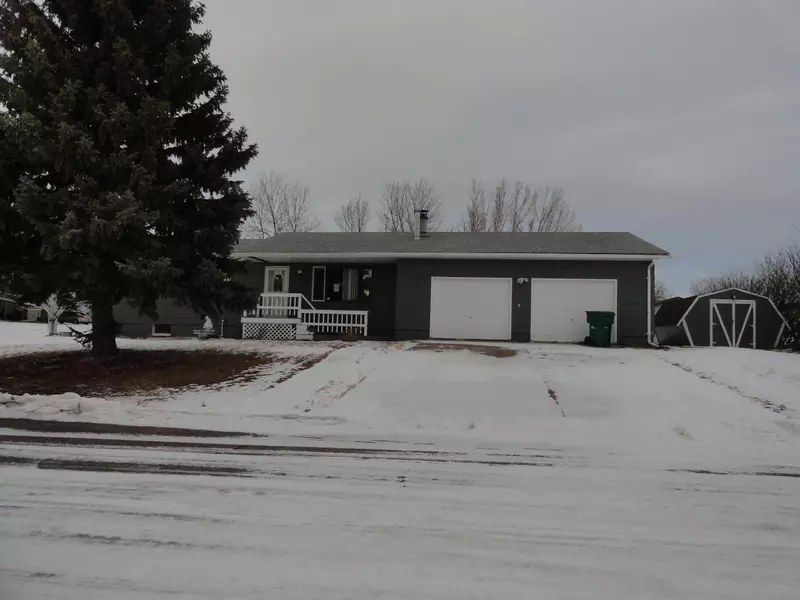 602 Lehmkuhl ST, Center, ND 58530