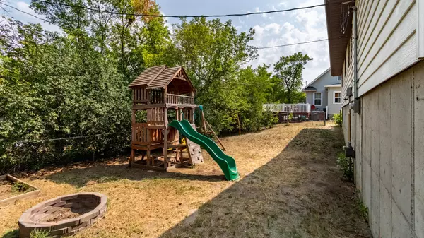 Mandan, ND 58554,302 7th AVE NW