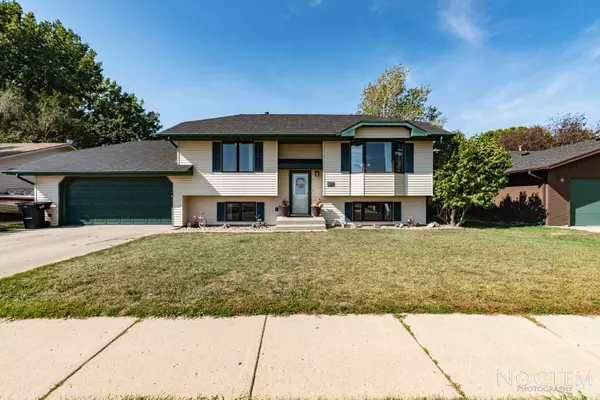 1818 3rd ST S, Bismarck, ND 58504