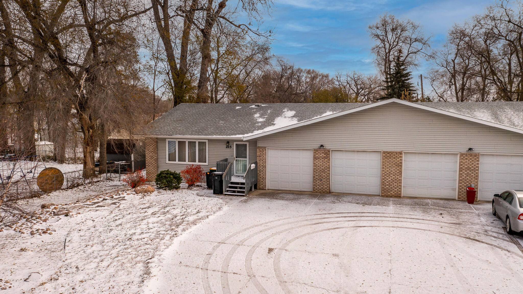 215 Riverside Park RD, Bismarck, ND 58504