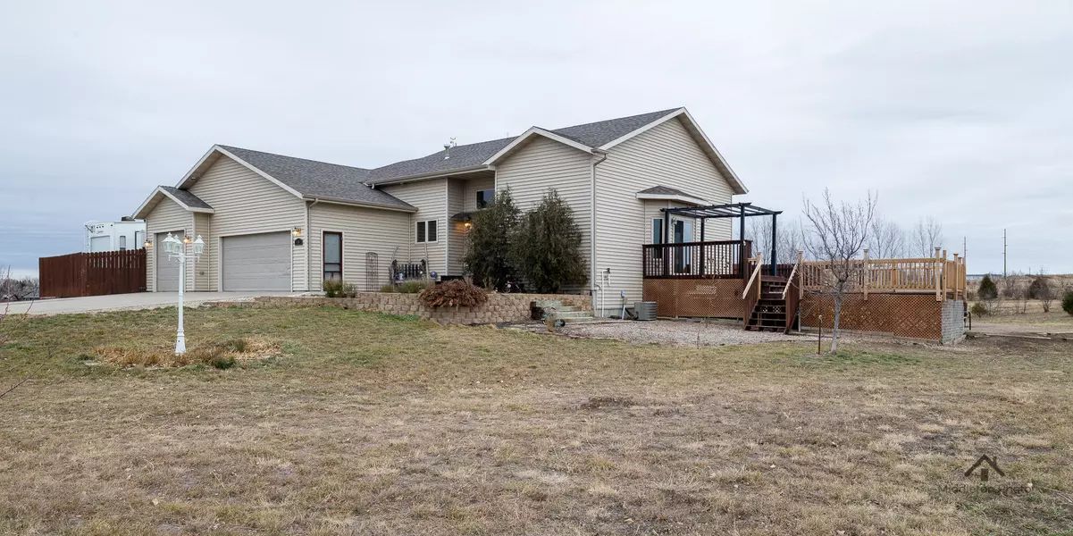 4705 Kendal CT, Bismarck, ND 58504