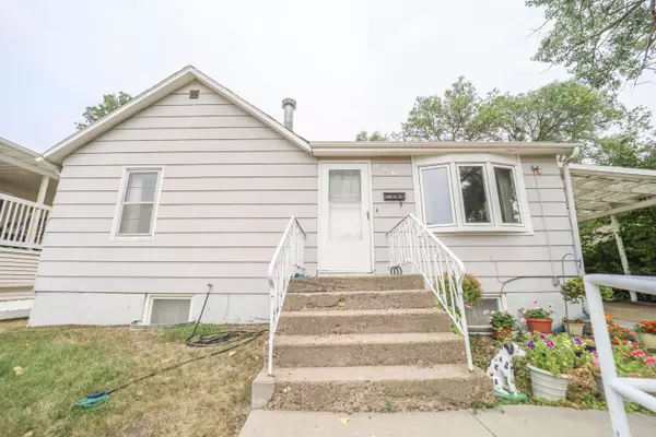 906 4th AVE NW, Mandan, ND 58554