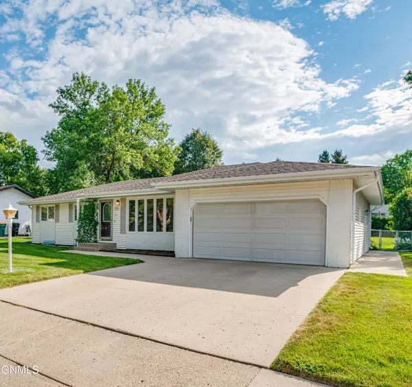 Bismarck, ND 58503,2729 Mercury LN