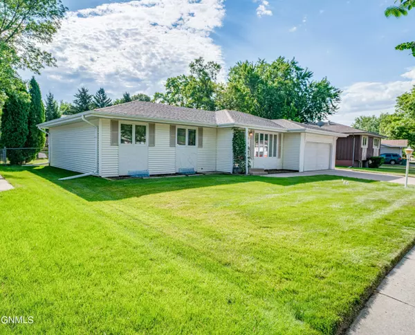 Bismarck, ND 58503,2729 Mercury LN