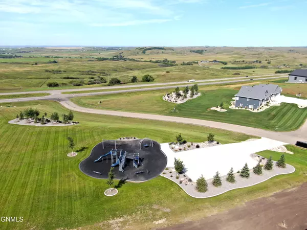 Bismarck, ND 58503,18007 Acadia DR