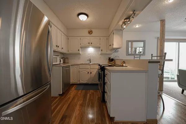 Bismarck, ND 58504,1105 Jefferson AVE