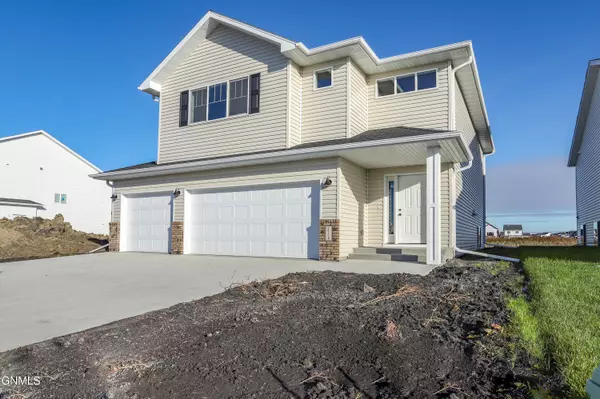 1114 Marlys DR W, West Fargo, ND 58078