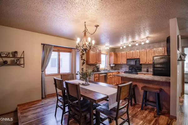 3100 Manchester ST, Bismarck, ND 58504