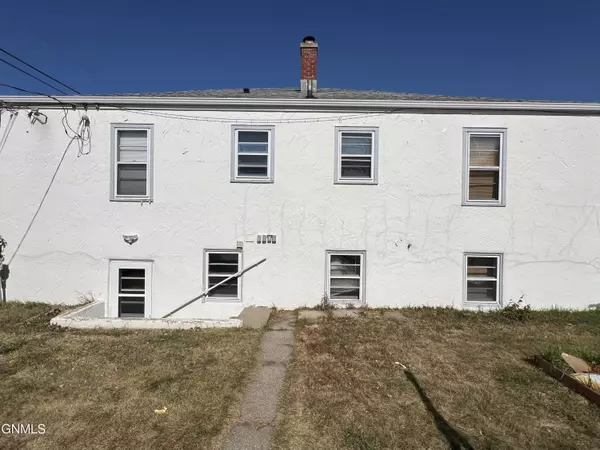 Bismarck, ND 58501,215 Arikara AVE E