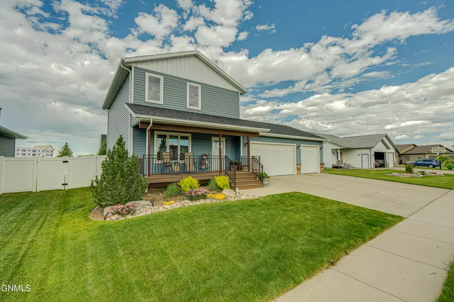 224 Brandenburg LOOP, Bismarck, ND 58504