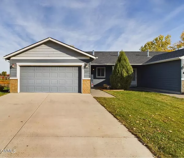 225 Kuchenski DR, Dickinson, ND 58601