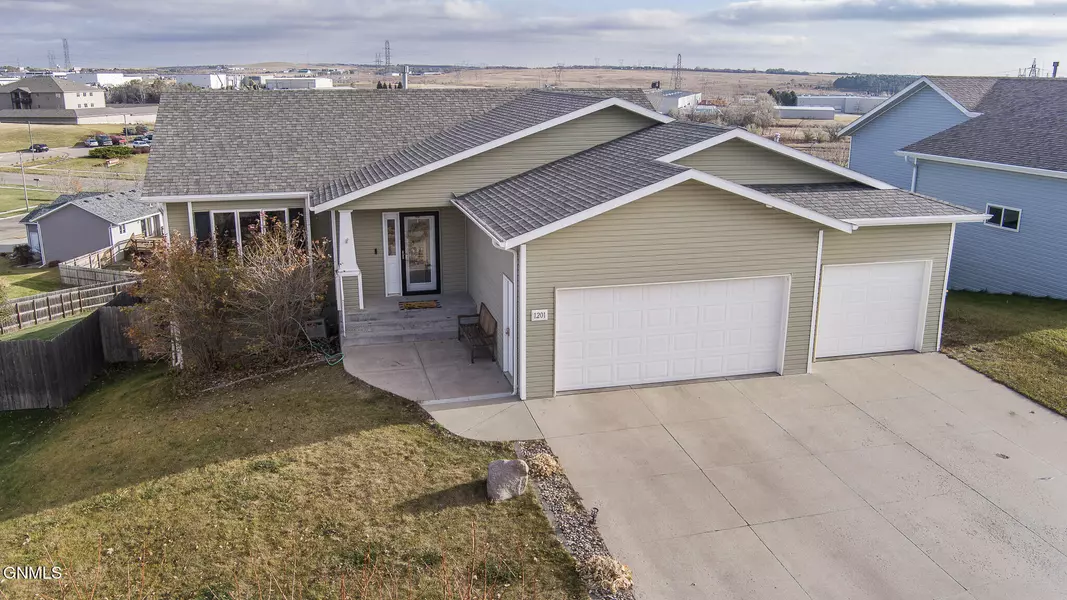 1201 Sorrento PL, Bismarck, ND 58501