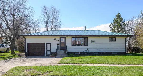 305 1st AVE E, Carson, ND 58529