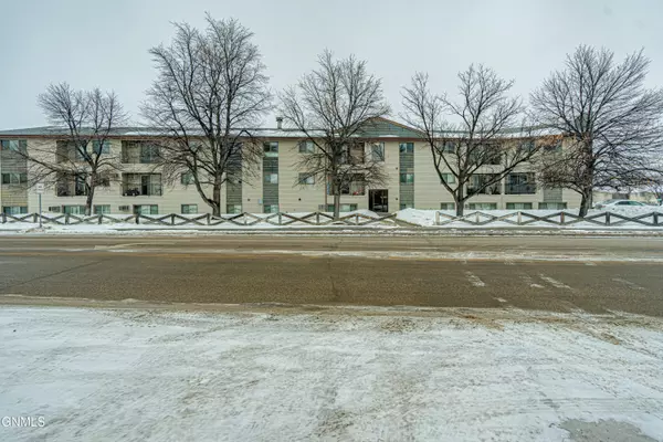 1112 Portland DR, Bismarck, ND 58504