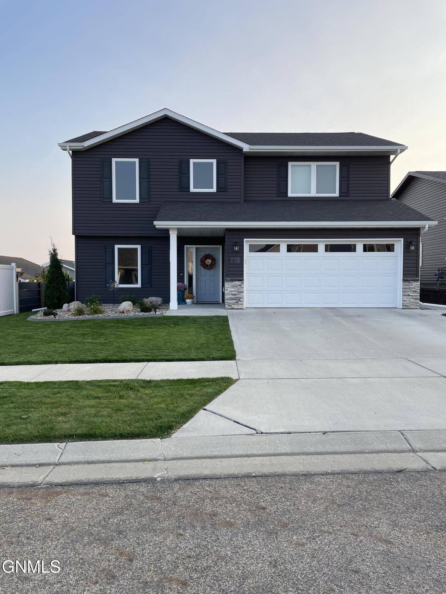 Bismarck, ND 58503,211 Huron DR