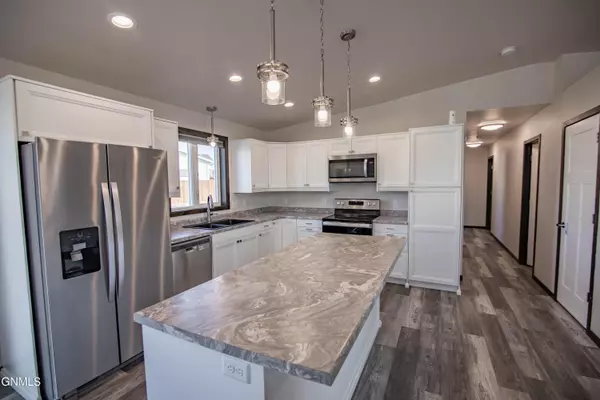 Lincoln, ND 58504,30 Mcginnis WAY