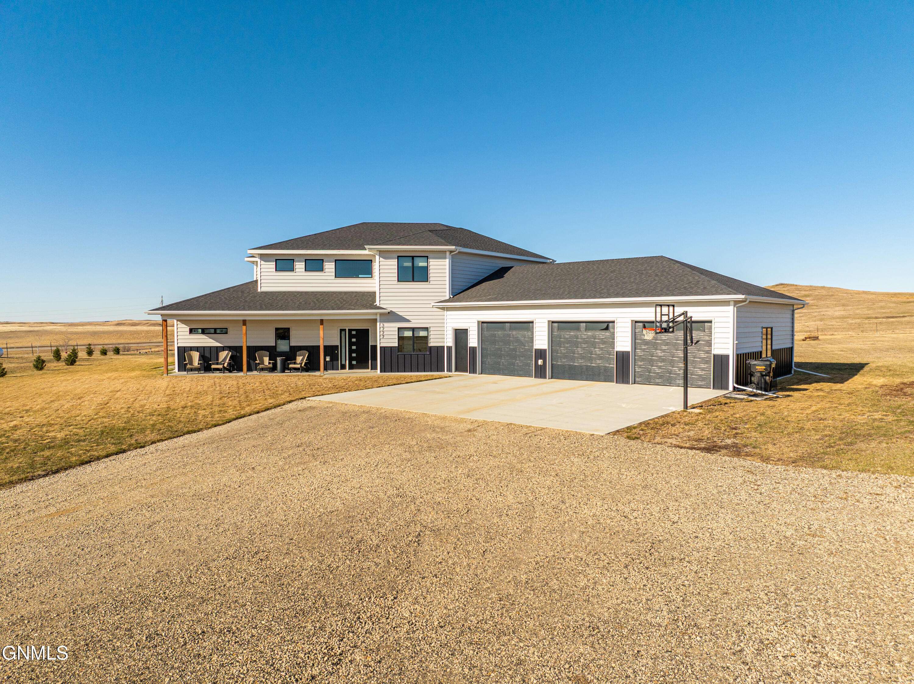 3777 Molon Labe PL, Mandan, ND 58554