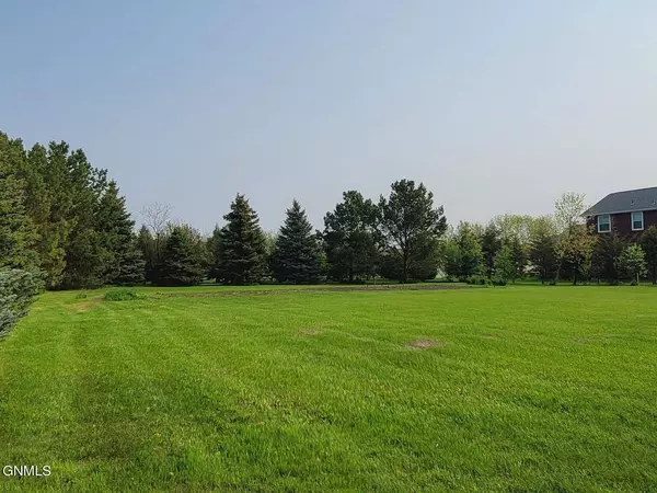 1110-1114 Elbowoods DR, Hazen, ND 58545
