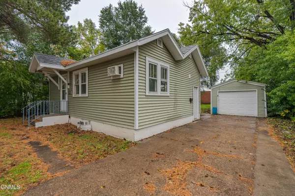 Bismarck, ND 58501,217 N 19th ST