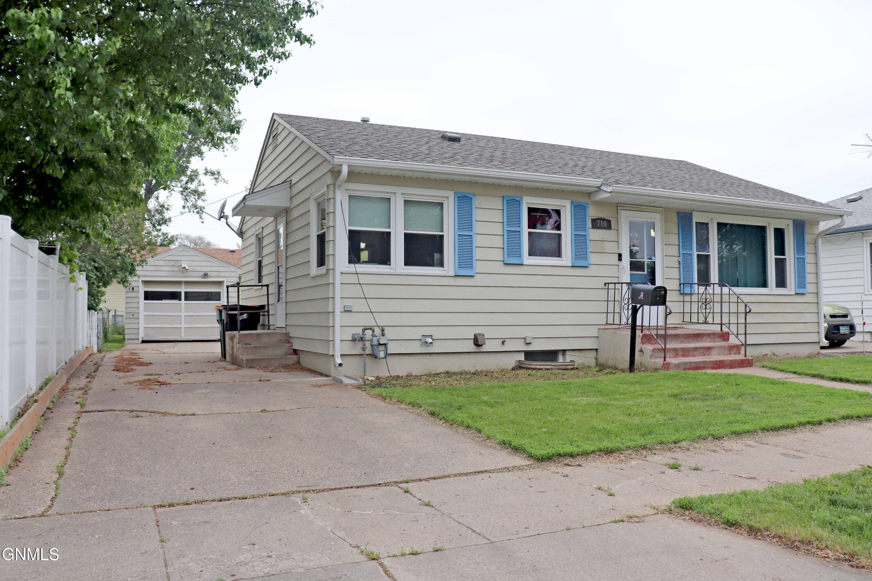 710 17th ST, Bismarck, ND 58501